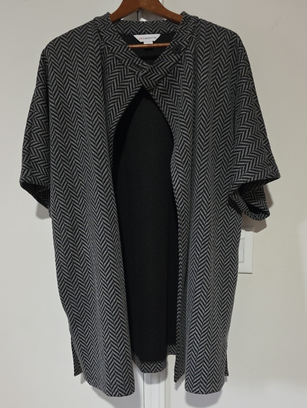 Liz Claiborne Black and Cream Herringbone Knit Cardigan